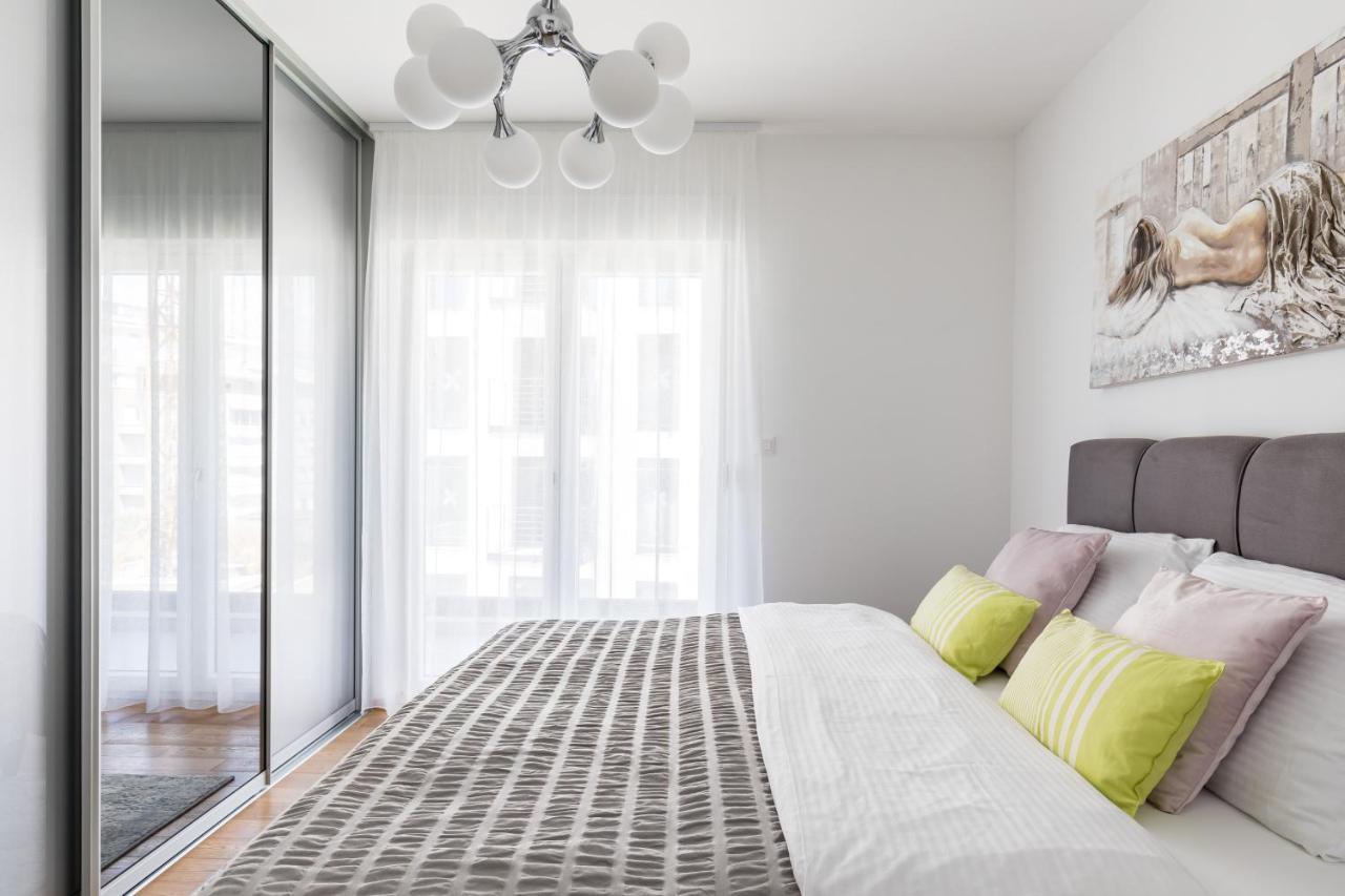 Elysian Zen Luxury Apartment - Two Bedroom Apartment With Terrace And Sea View สปลิท ภายนอก รูปภาพ